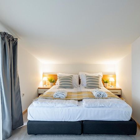 103 View Park Hotel Паничище Екстериор снимка