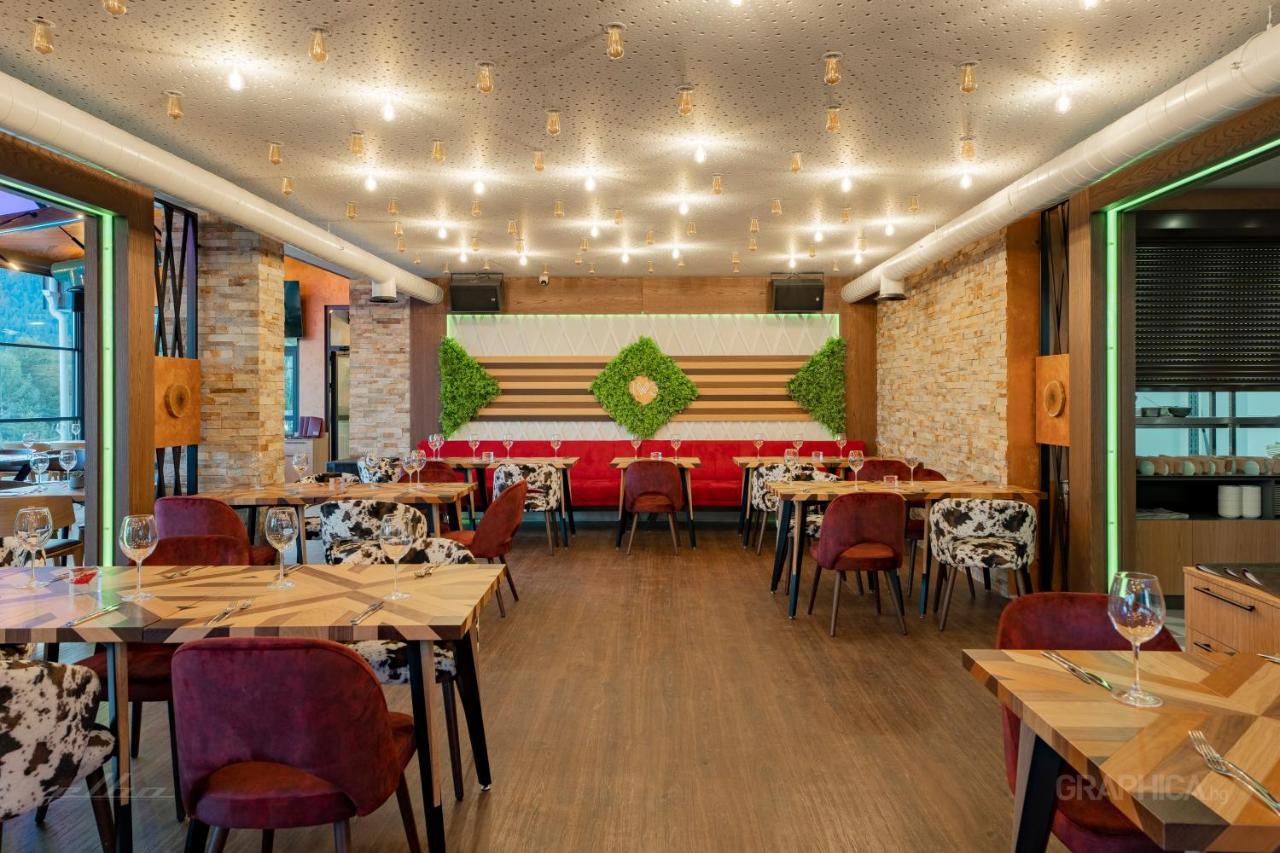 103 View Park Hotel Паничище Екстериор снимка