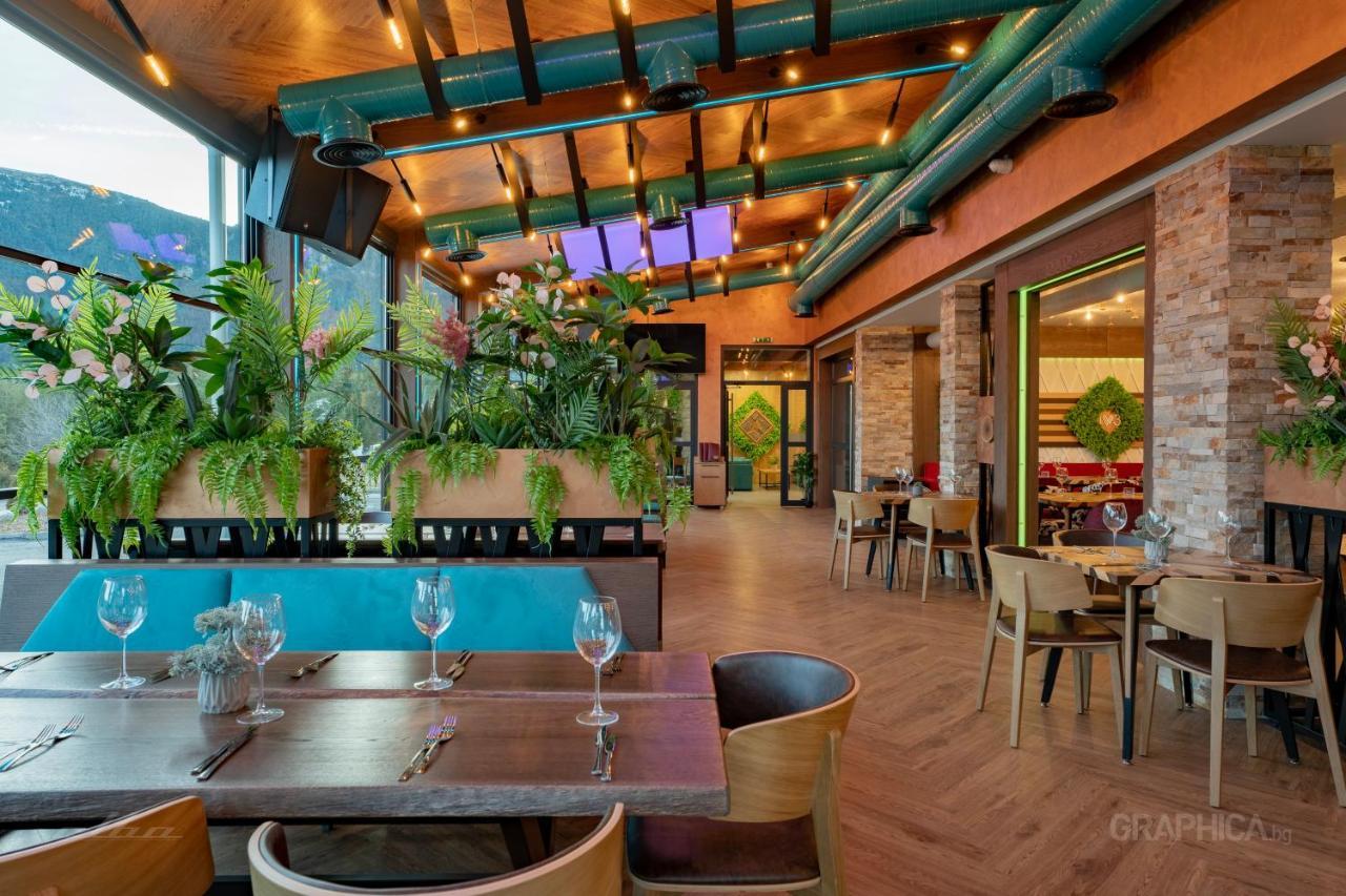 103 View Park Hotel Паничище Екстериор снимка