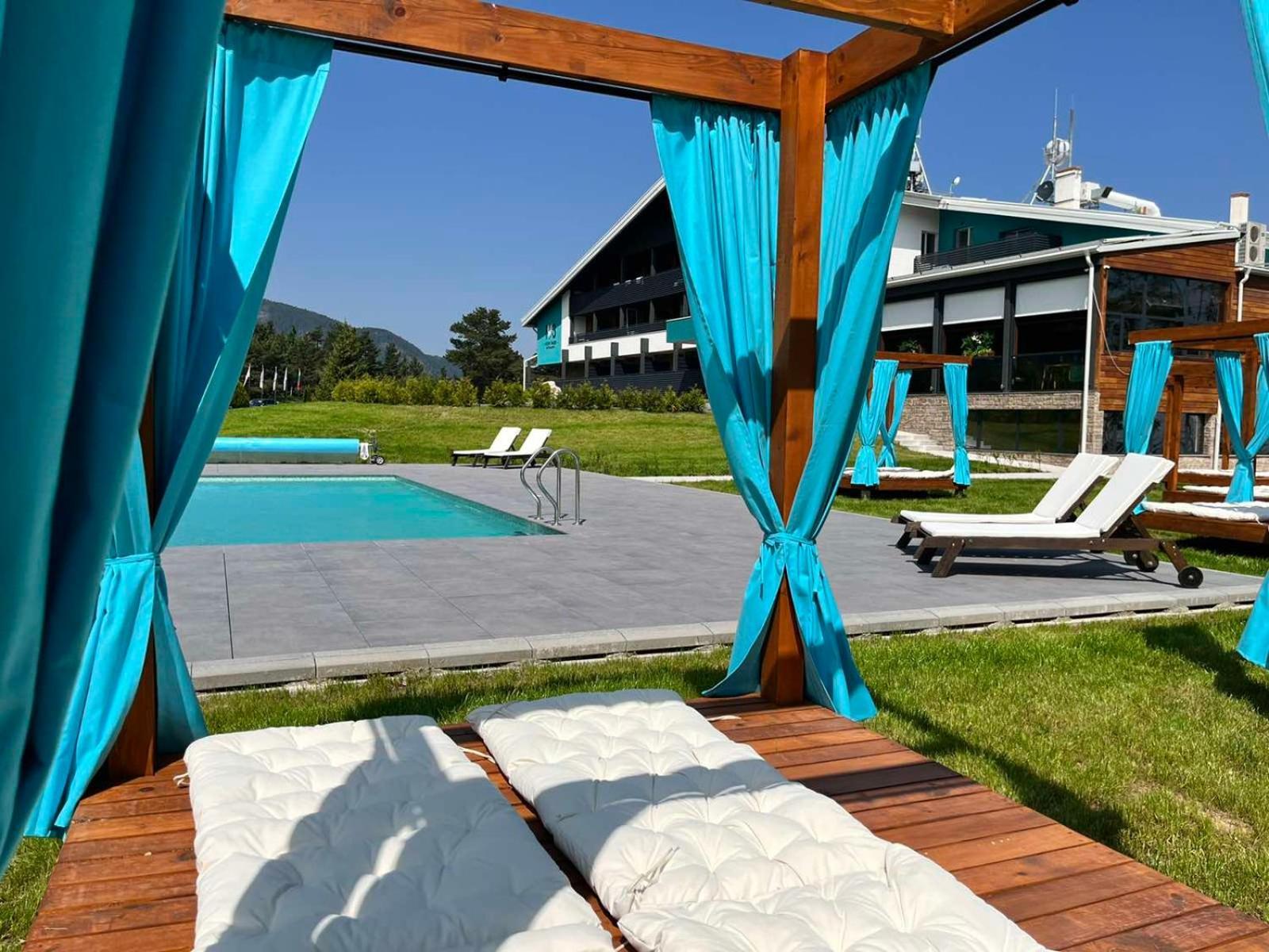 103 View Park Hotel Паничище Екстериор снимка