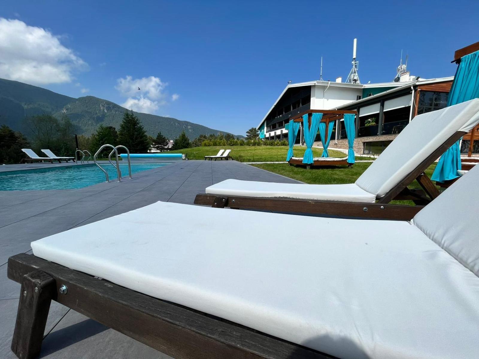 103 View Park Hotel Паничище Екстериор снимка