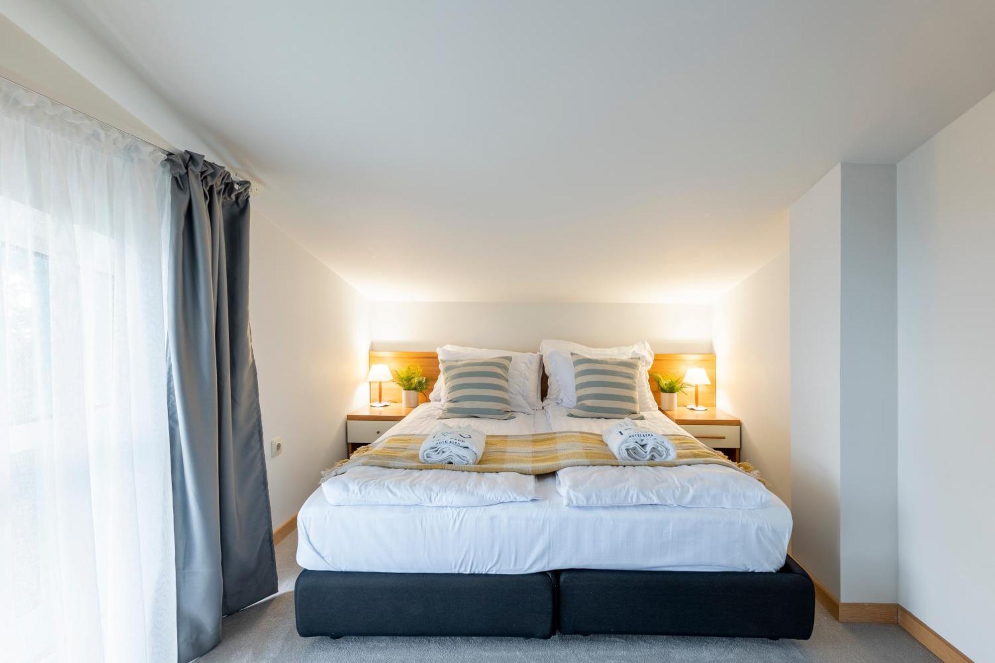 103 View Park Hotel Паничище Екстериор снимка