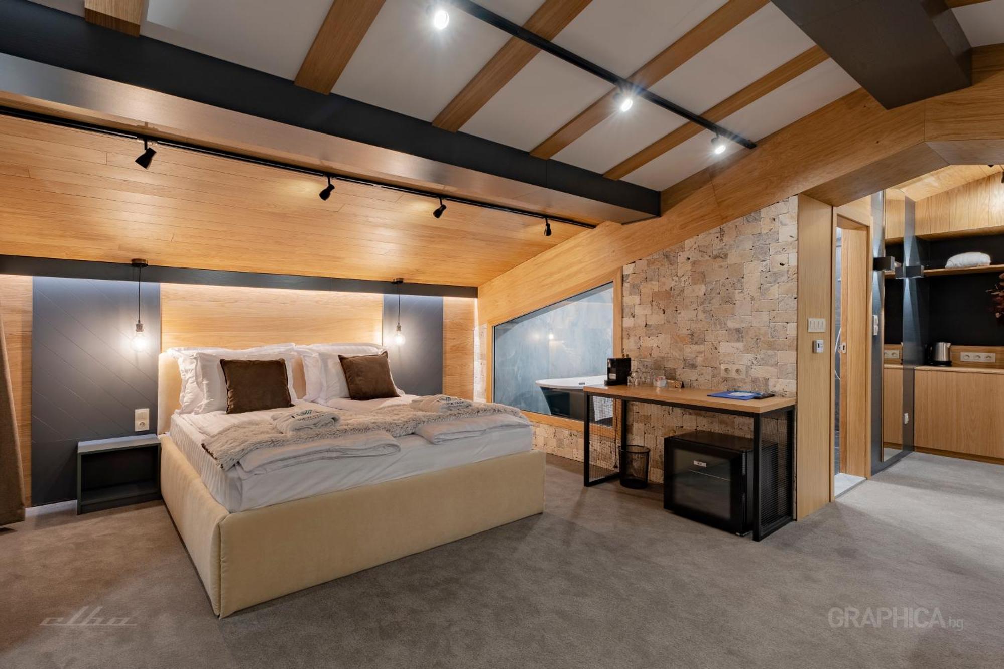 103 View Park Hotel Паничище Екстериор снимка