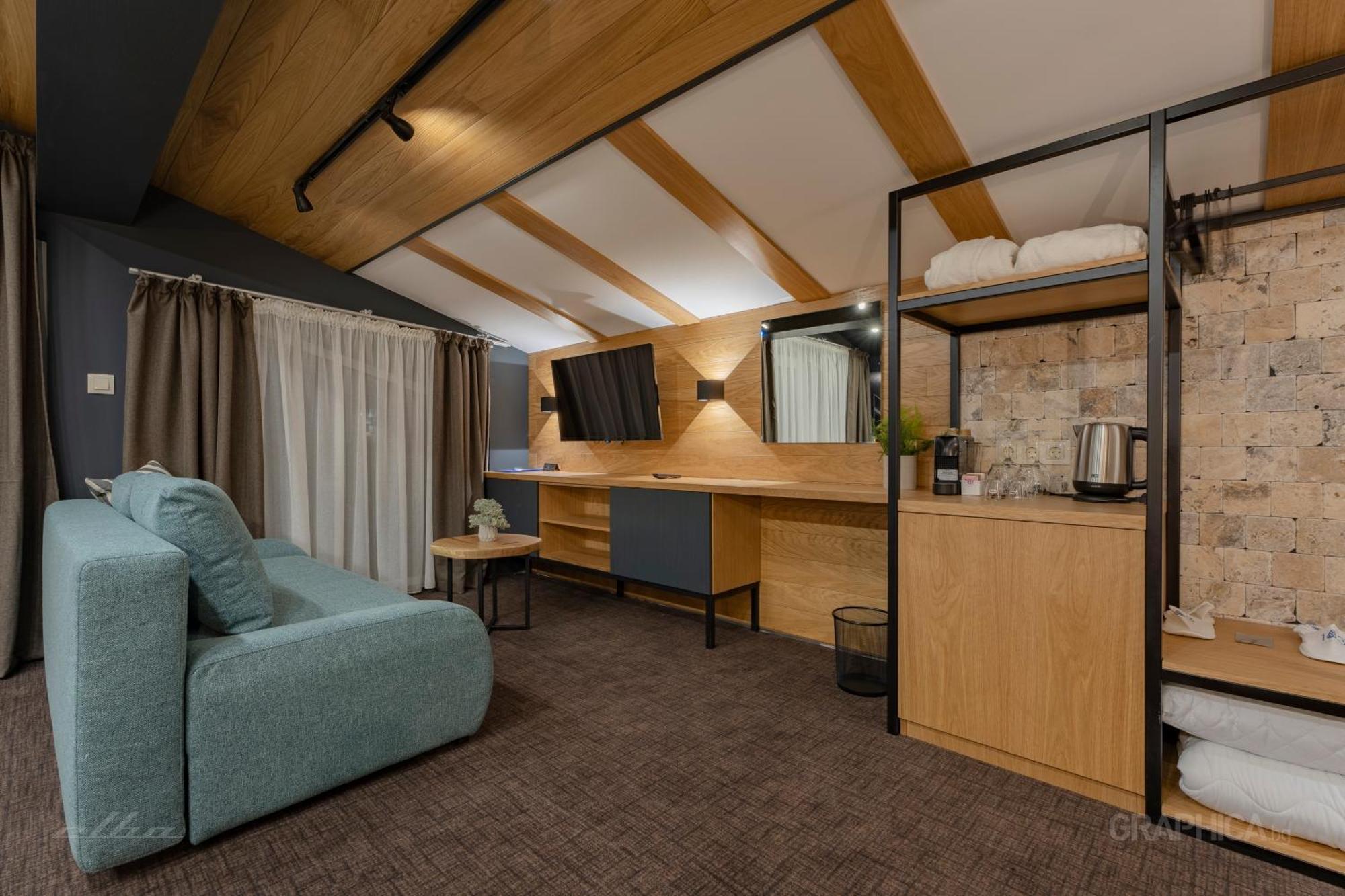 103 View Park Hotel Паничище Екстериор снимка