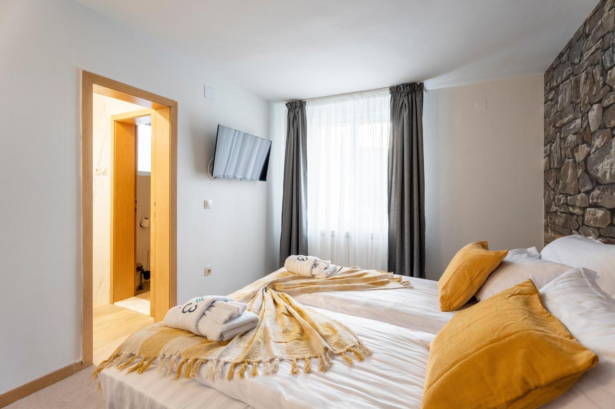 103 View Park Hotel Паничище Екстериор снимка