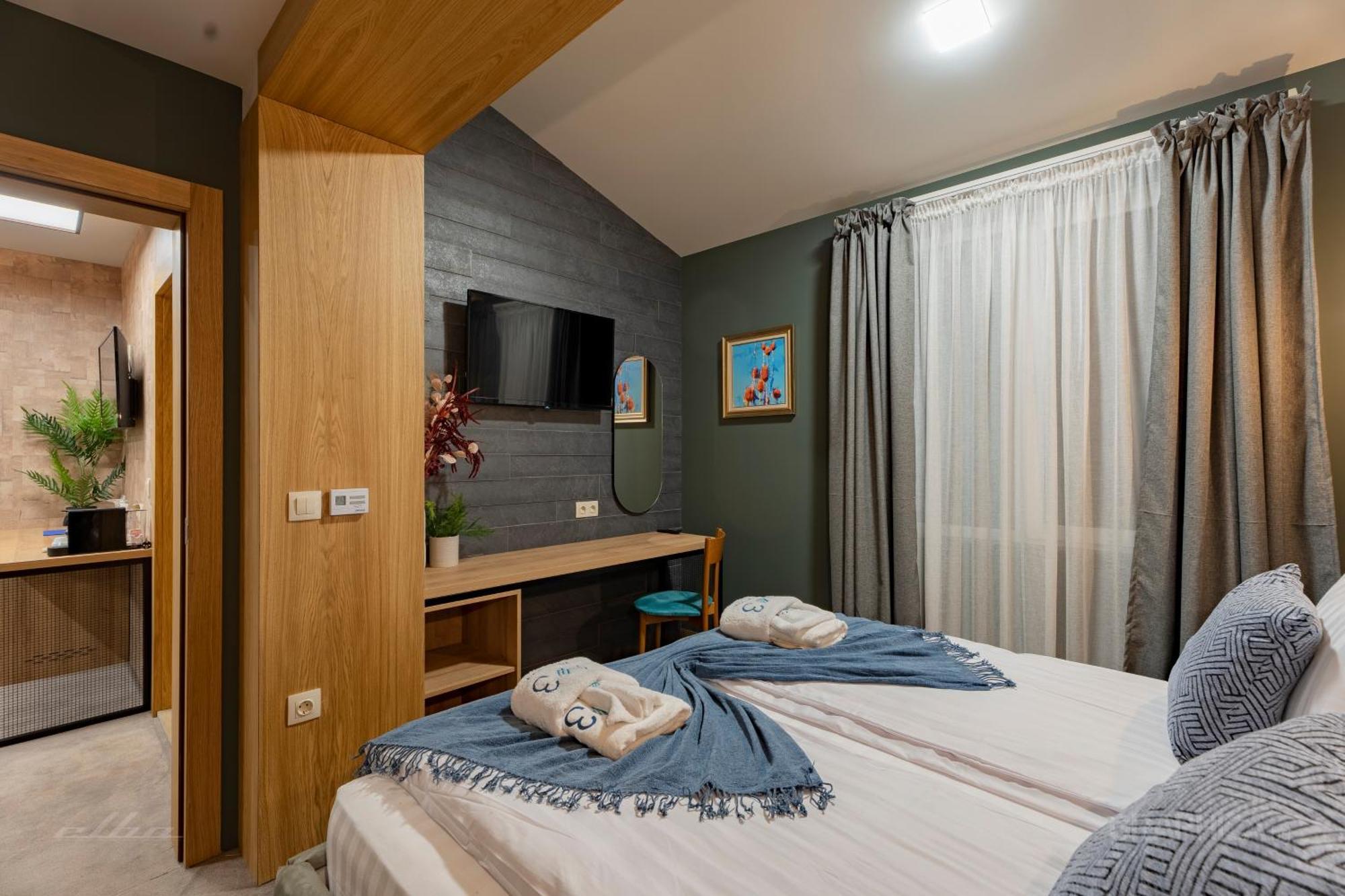 103 View Park Hotel Паничище Екстериор снимка