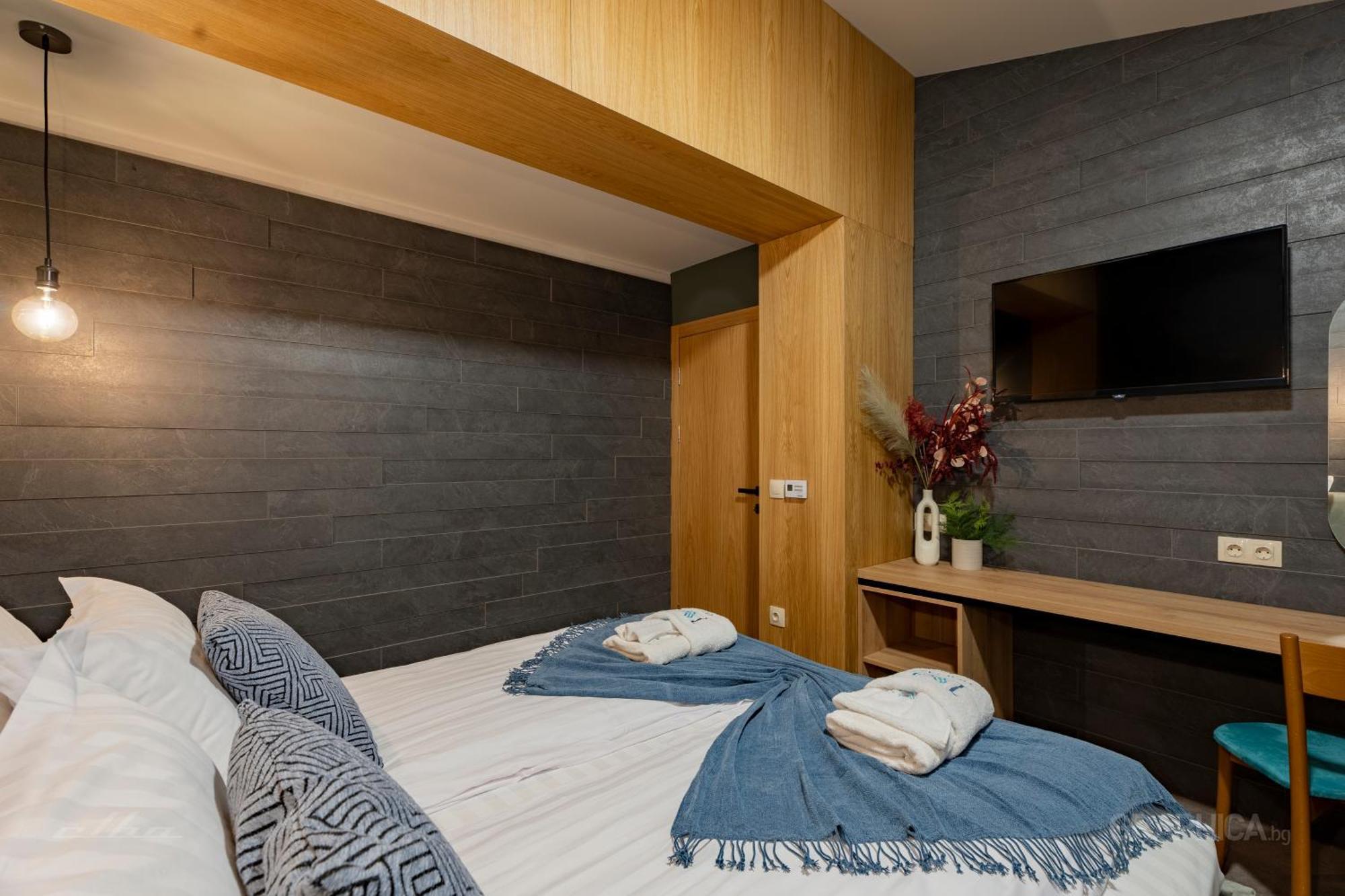103 View Park Hotel Паничище Екстериор снимка