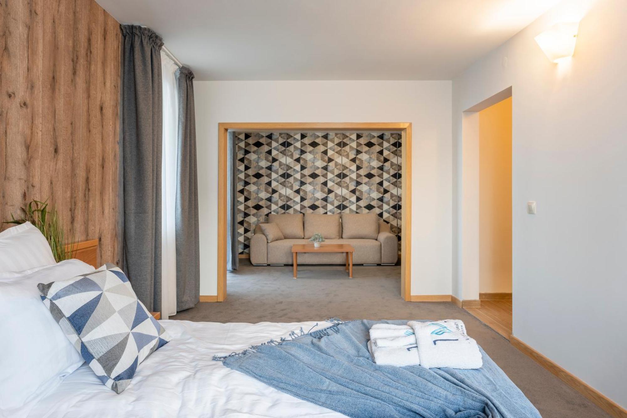 103 View Park Hotel Паничище Екстериор снимка