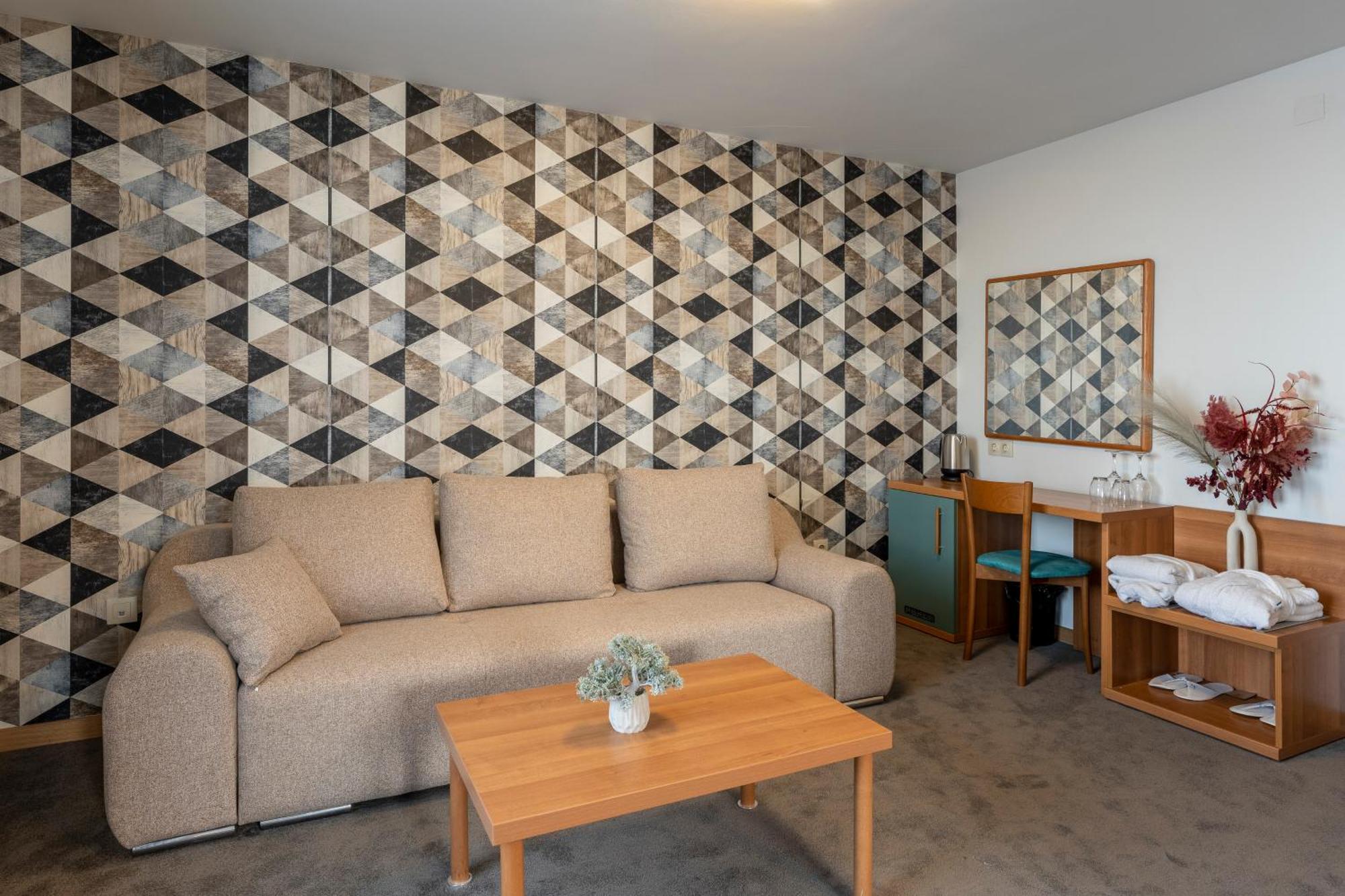 103 View Park Hotel Паничище Екстериор снимка